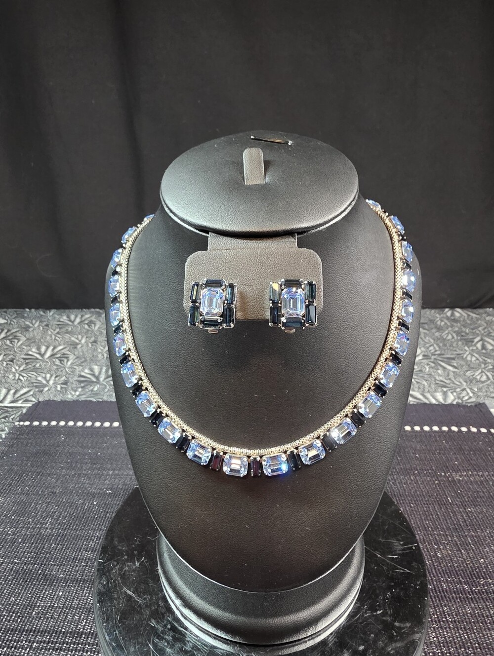 Austrian Choker & Earring Parue